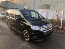 Used Honda step wagon spada