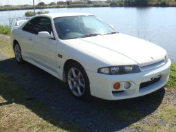 Used Nissan SKYLINE