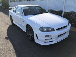 Used Nissan SKYLINE