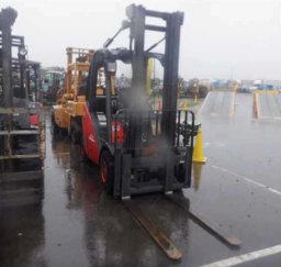 Used LINDE FORKLIFT