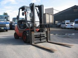 Used LINDE FORKLIFT