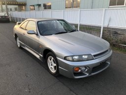 Used Nissan SKYLINE