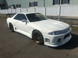 Used Nissan SKYLINE