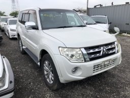 Used Mitsubishi PAJERO