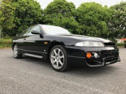 Used Nissan SKYLINE