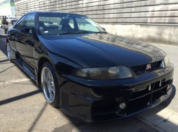 Used Nissan SKYLINE