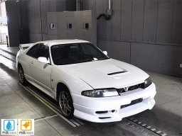 Used Nissan SKYLINE