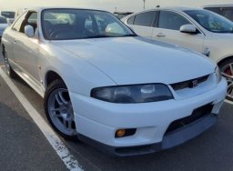 Used Nissan SKYLINE