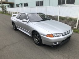 Used Nissan SKYLINE