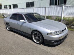 Used Nissan SKYLINE