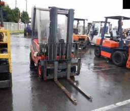 Used LINDE FORKLIFT