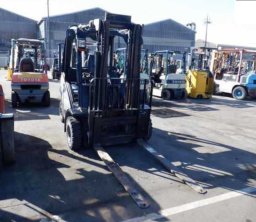 Used LINDE FORKLIFT