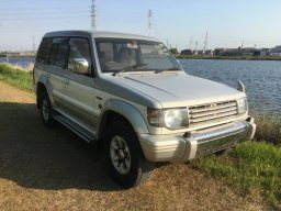 Used Mitsubishi PAJERO