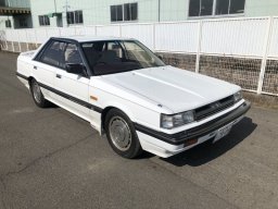 Used Nissan SKYLINE